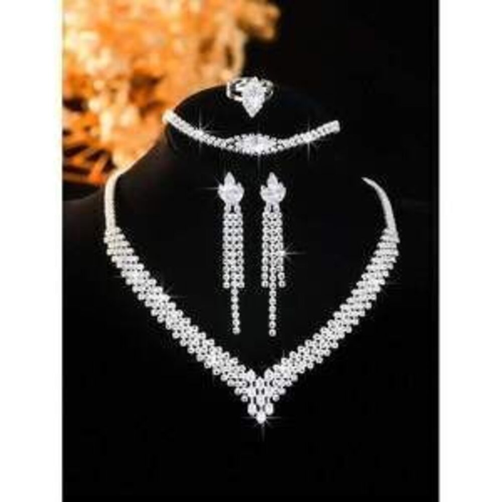 Micro-Inlaid Zirconia Geometric Delicate & Versatile High-End Necklace, Ear
